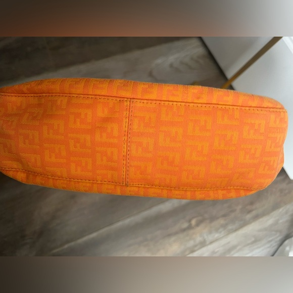 Fendi Orange baguette shoulder bag - Picture 6 of 16